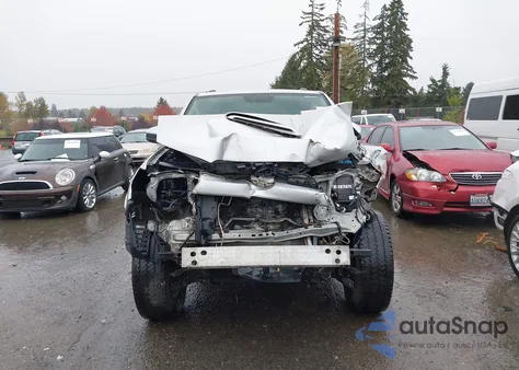 2016 Toyota 4Runner Trail z USA, uszkodzony, nr VIN JTEBU5JR3G5325211